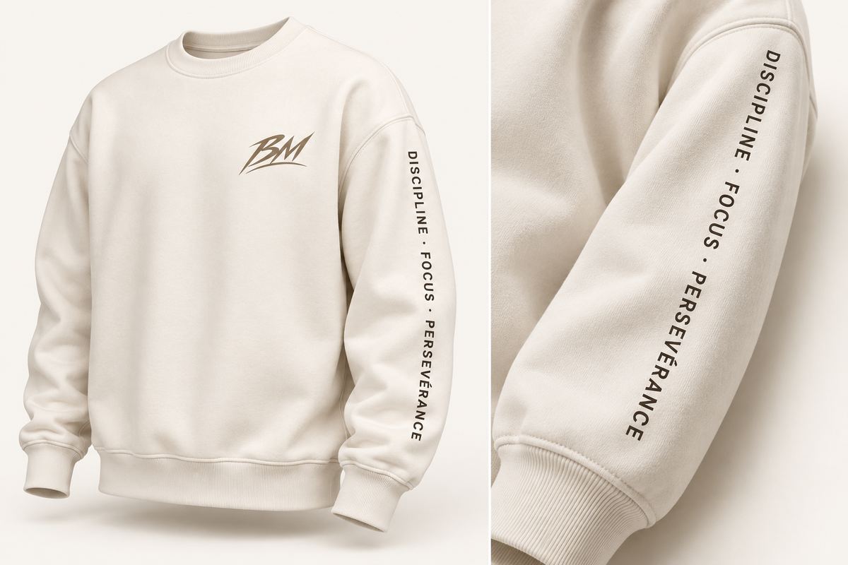 Sweat Persévérance ivoire avec monogramme BM et les trois piliers sur la manche